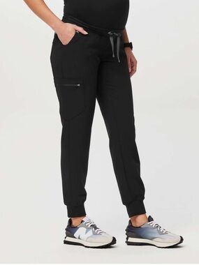 Women's Fig maternity Jogger Scrub Pants lot of 2